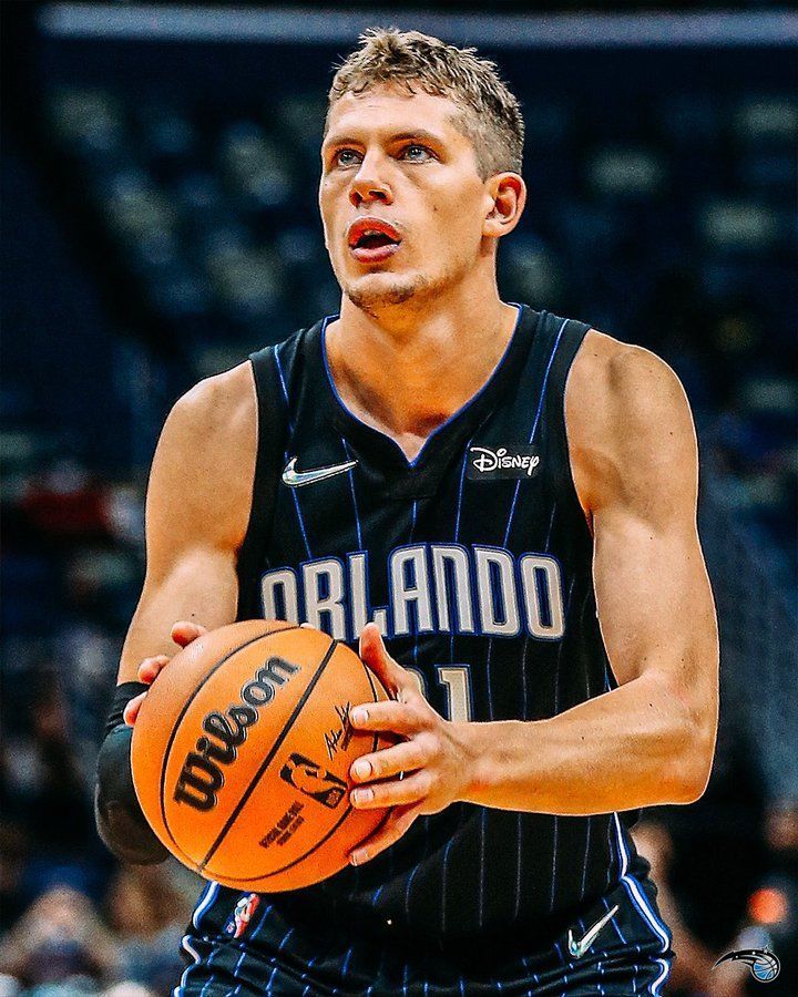 包含北京国安围绕意大利杯伤情更新赛前奥兰多魔术调整名单以备足总杯之后，今晚俄克拉荷马雷霆备战亚冠的词条