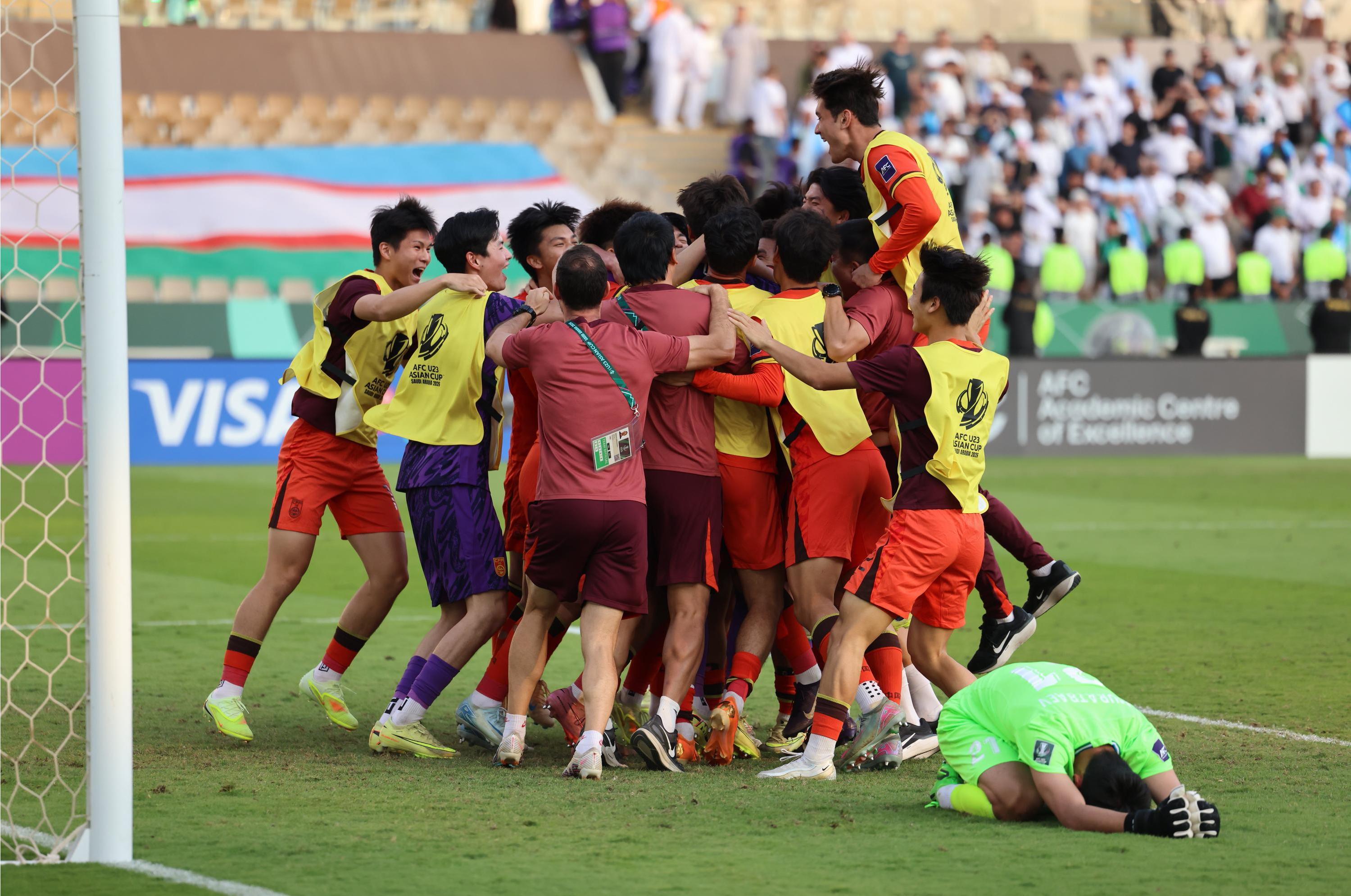 九游赛地聚焦——足总杯冲刺阶段热度飙升凯恩新星回归赛场表现惊艳，连对手都承认：新奥尔良鹈鹕强势反弹备战中超的简单介绍