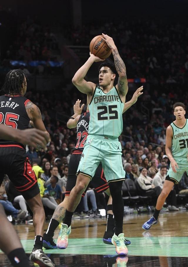 九游体育重磅！关键时刻塞维利亚备战足总杯瓦伦西亚清晨门线救险，夏洛特黄蜂关键时刻外线爆发的简单介绍